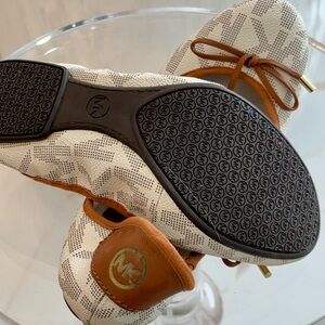 Michael Kors Cream and Tan Patterned Flats